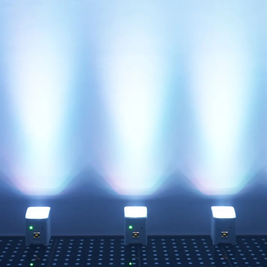 MOKA SFX P-01 4*18W LED Par Cans RGBWA+UV Wireless Rechargeable Power